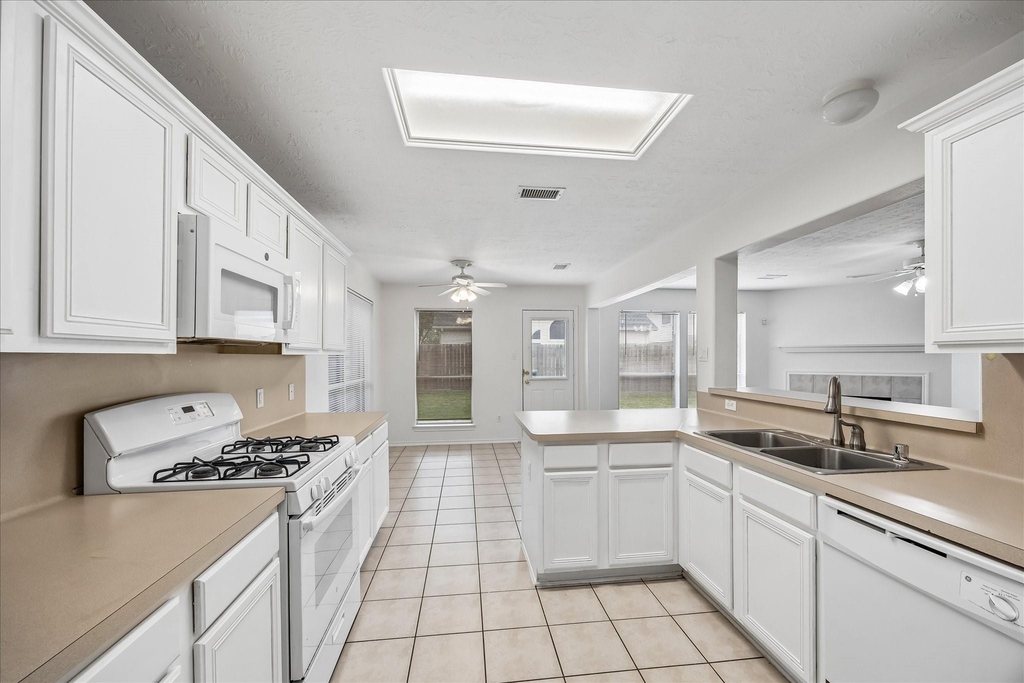 5606 Cozy Terrace Lane - Photo 5