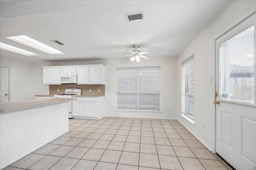 5606 Cozy Terrace Lane - Photo 7