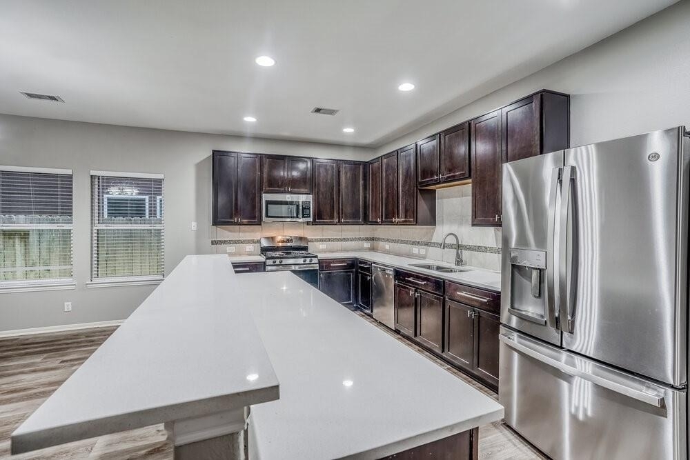 6006 Lovage Avenue - Photo 4