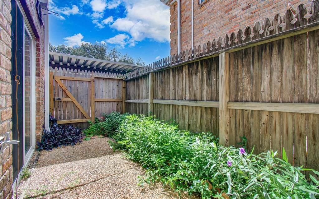 6410 Del Monte Drive - Photo 20