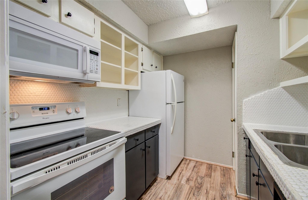 6410 Del Monte Drive - Photo 10