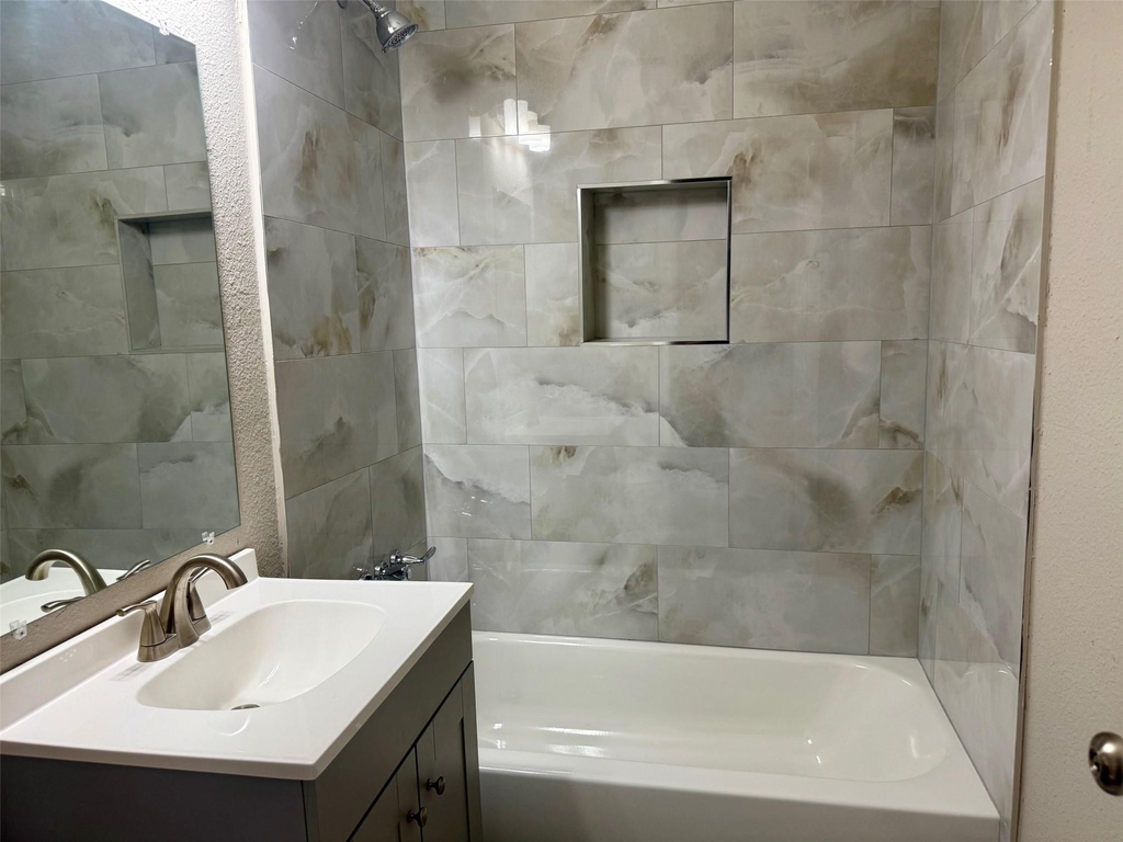 6743 Crestmont Street - Photo 3