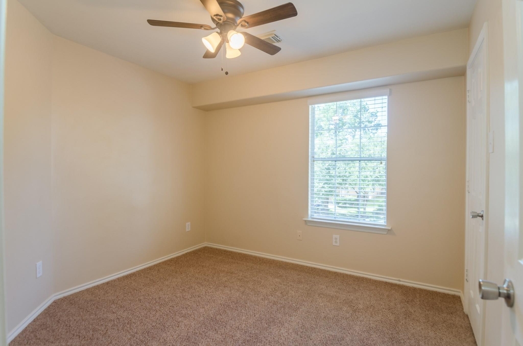 6303 Veranda Green Trail - Photo 17