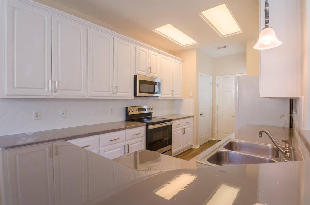 6303 Veranda Green Trail - Photo 12
