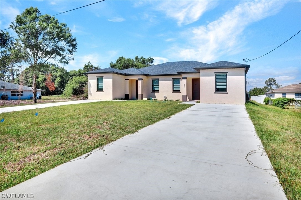 430/432 Bell Boulevard S - Photo 0