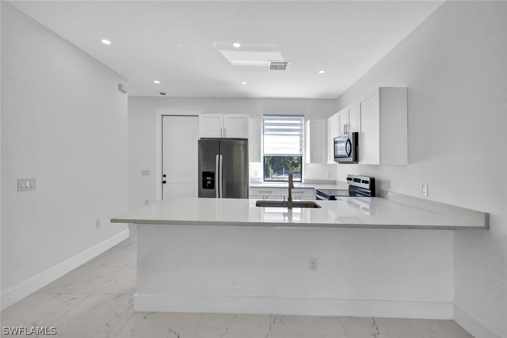 430/432 Bell Boulevard S - Photo 6