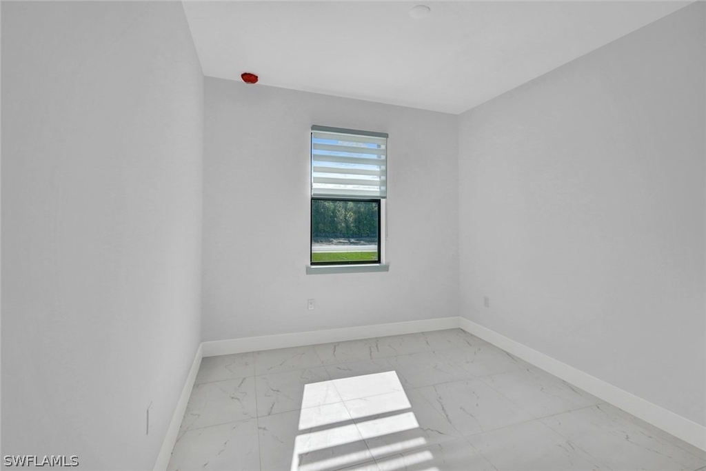 430/432 Bell Boulevard S - Photo 18