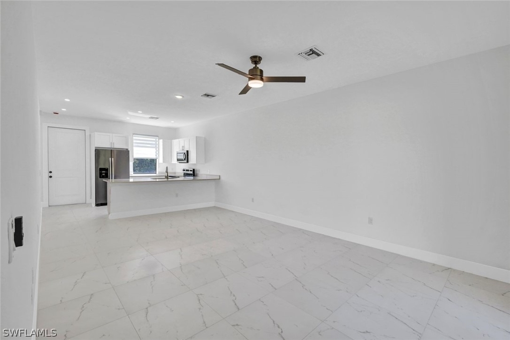 430/432 Bell Boulevard S - Photo 9