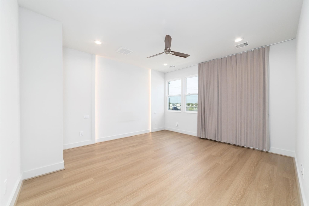 3007 Ventas Drive - Photo 24