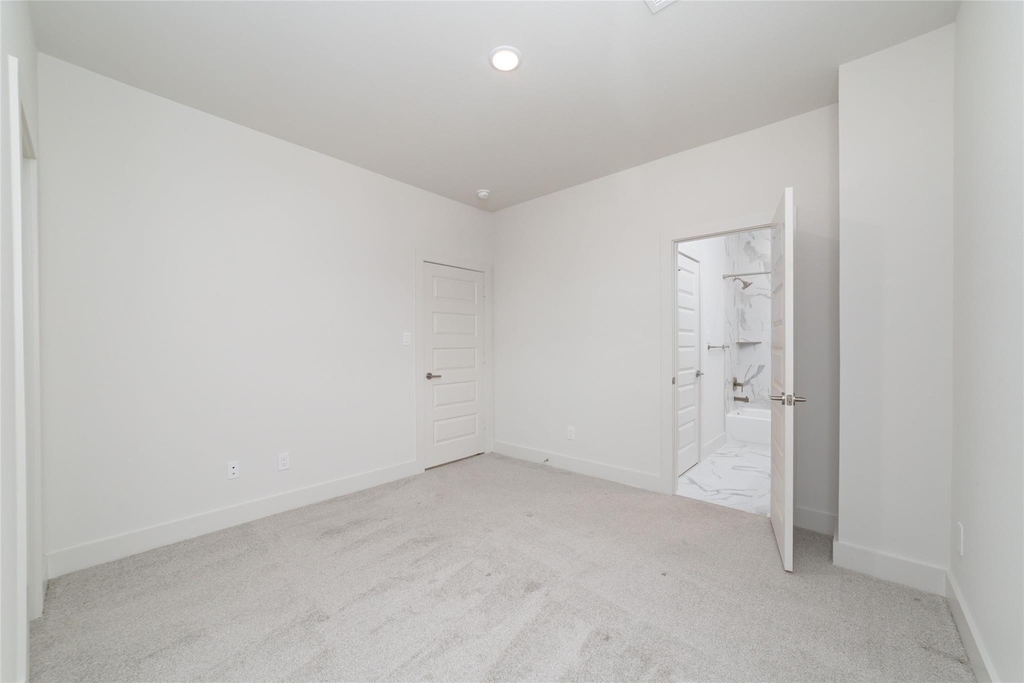 3007 Ventas Drive - Photo 31