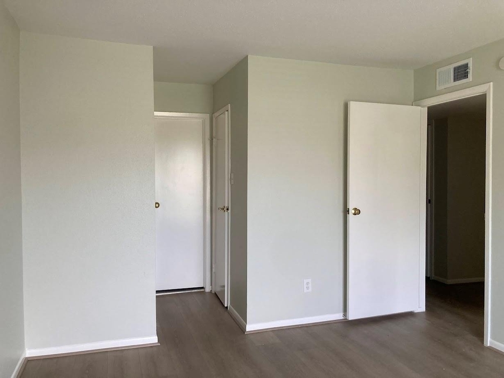 3075 Walnut Bend Lane - Photo 13
