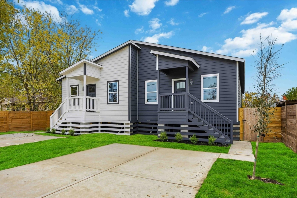 8512 Farqueson Street - Photo 1