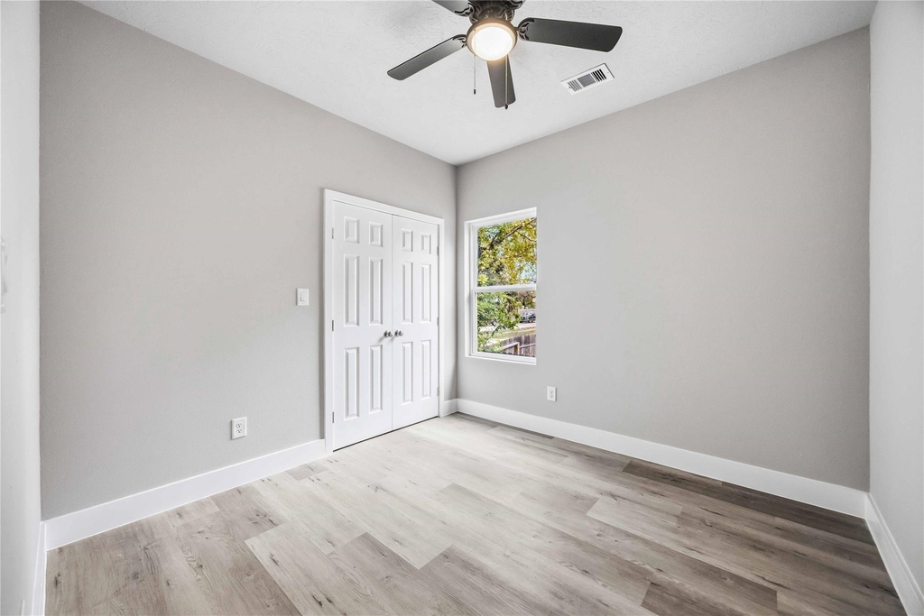 8512 Farqueson Street - Photo 14