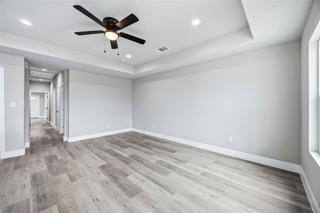 8512 Farqueson Street - Photo 4