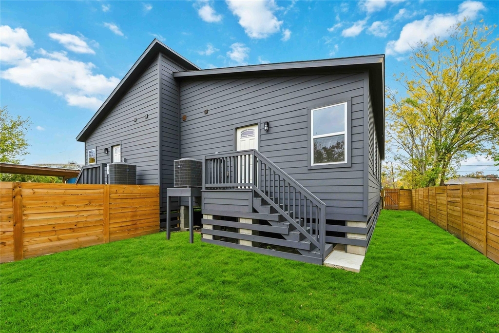 8512 Farqueson Street - Photo 30
