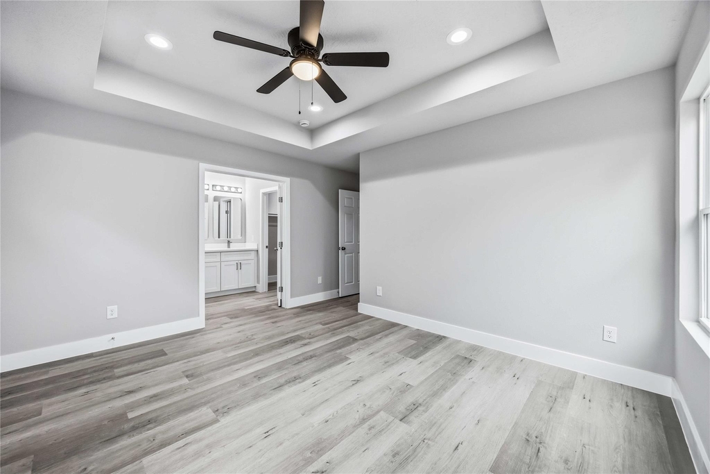 8512 Farqueson Street - Photo 23