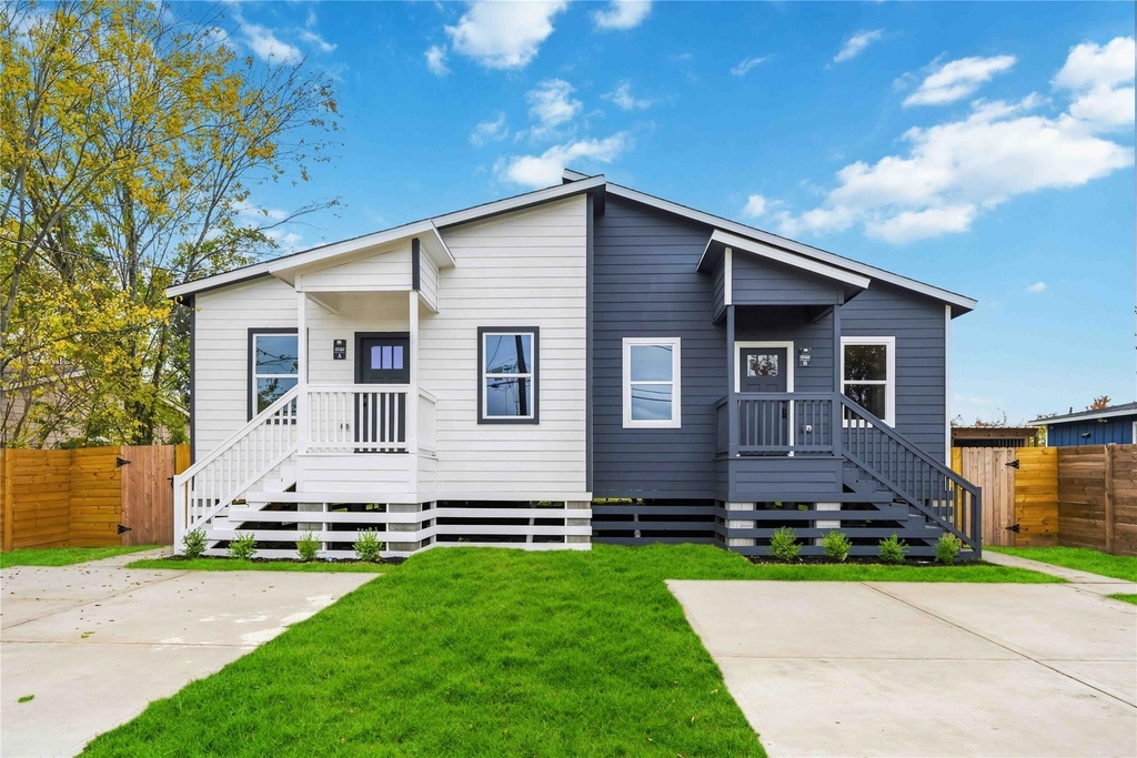 8512 Farqueson Street - Photo 0
