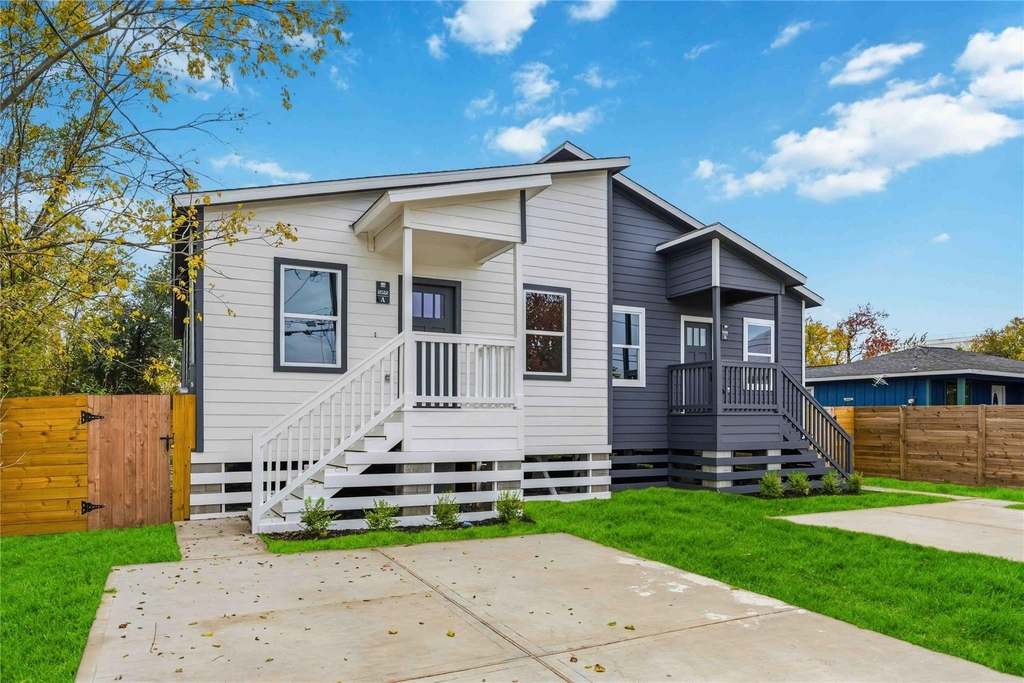 8512 Farqueson Street - Photo 2