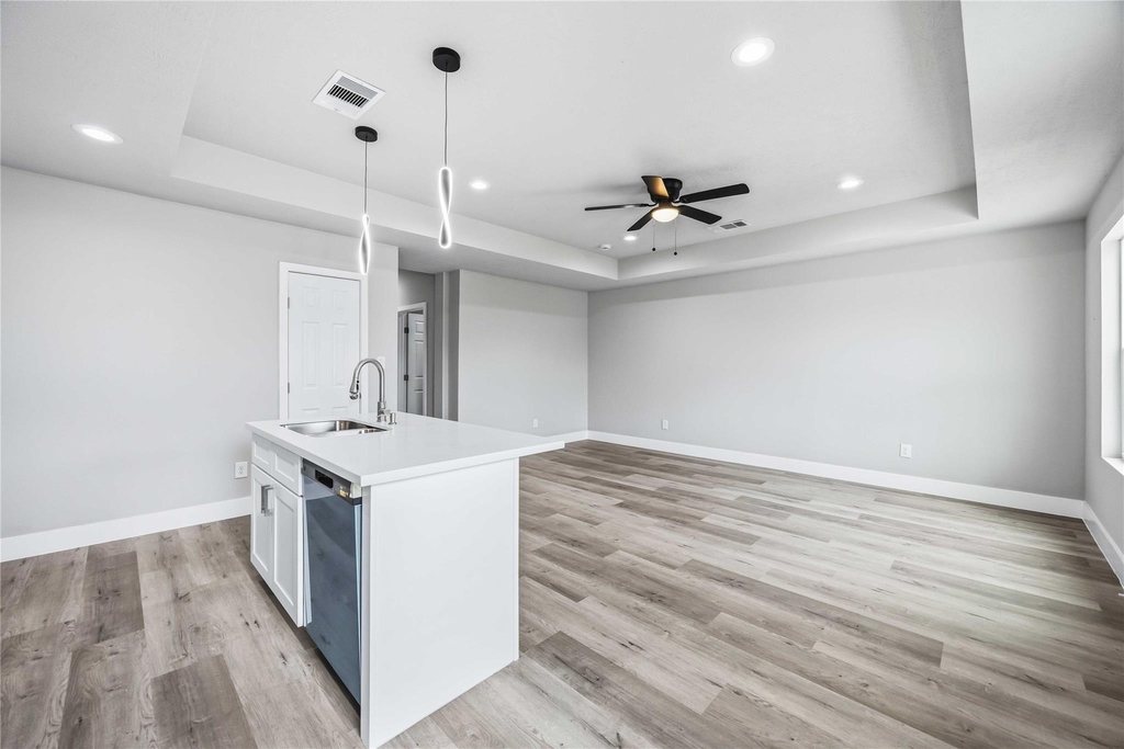 8512 Farqueson Street - Photo 11