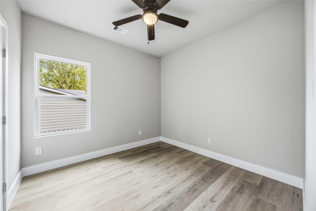 8512 Farqueson Street - Photo 19