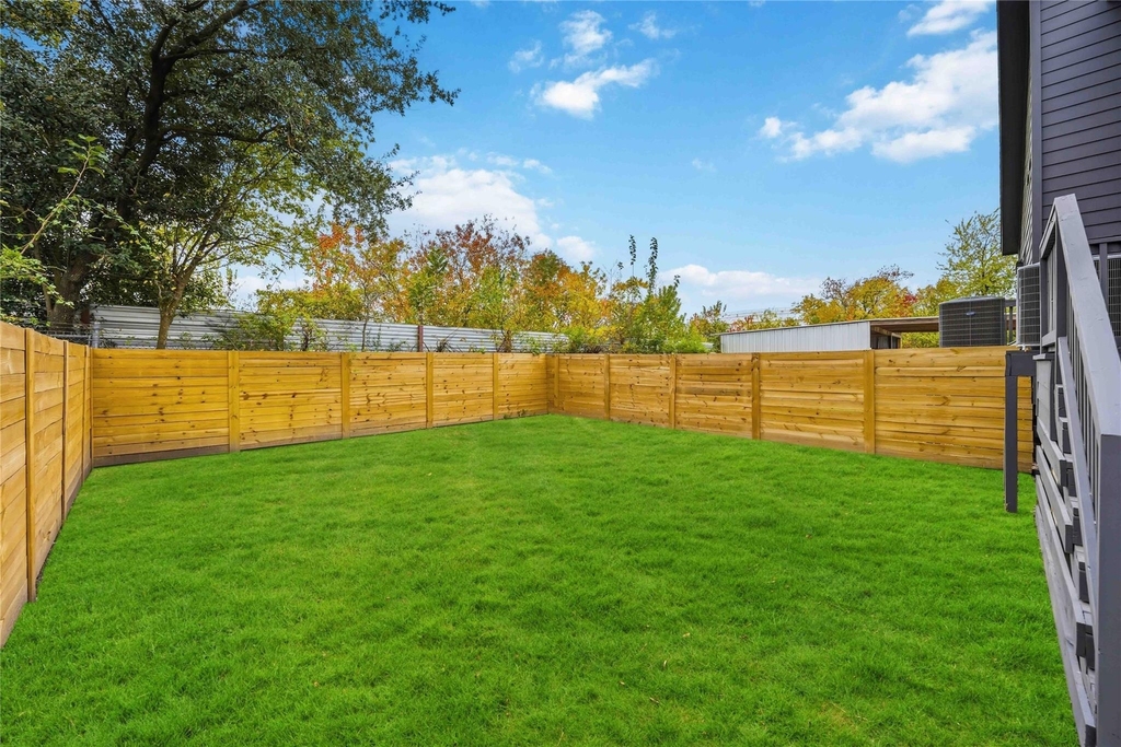 8512 Farqueson Street - Photo 29