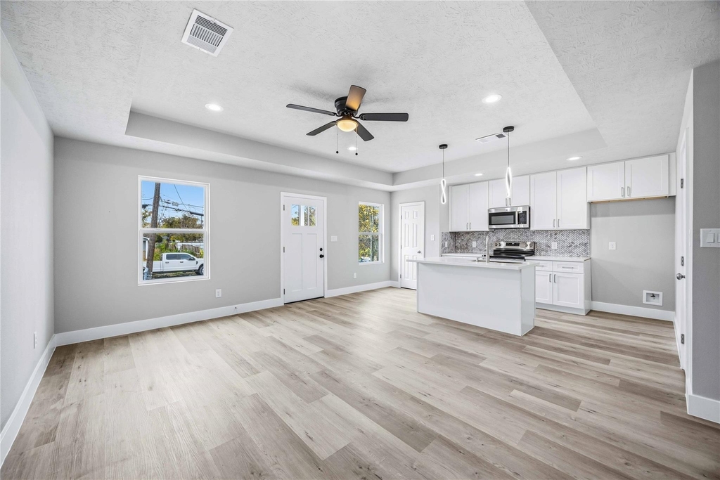 8512 Farqueson Street - Photo 6