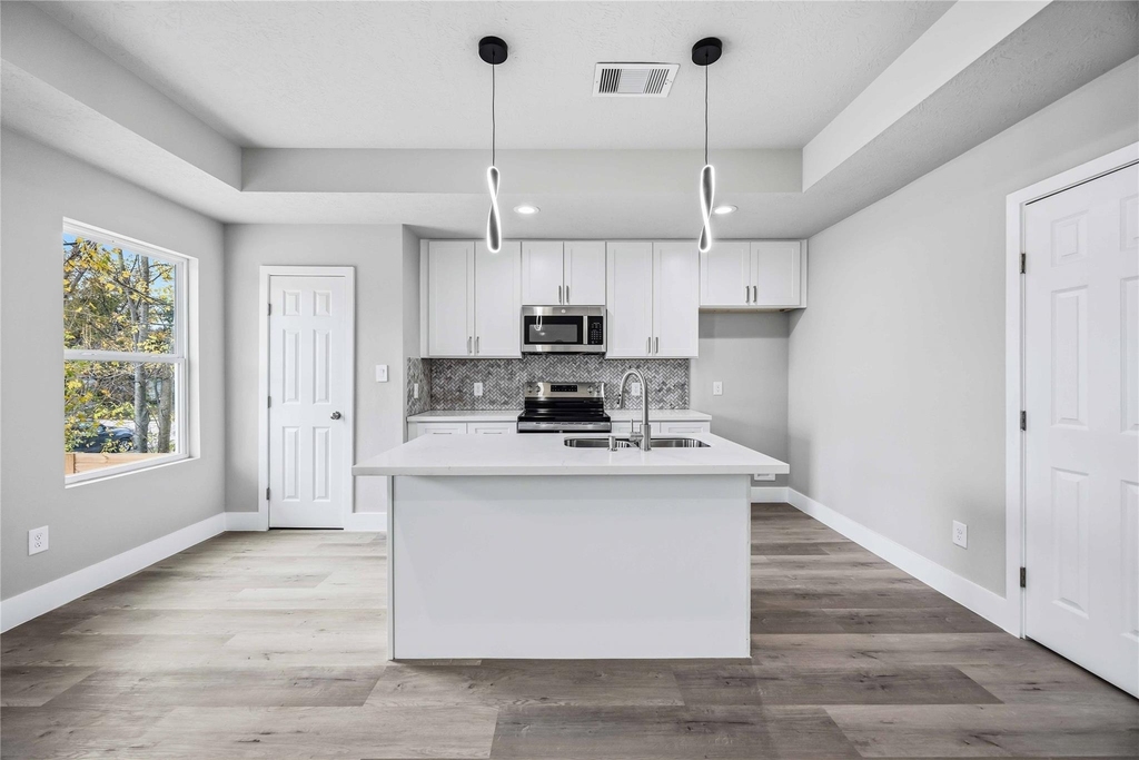 8512 Farqueson Street - Photo 7