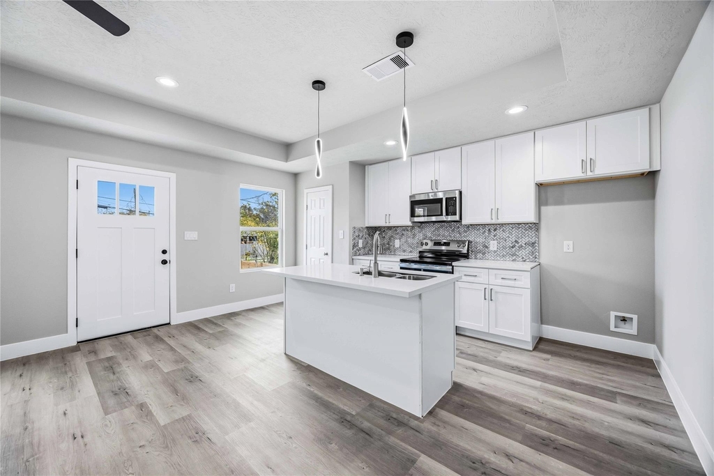 8512 Farqueson Street - Photo 9