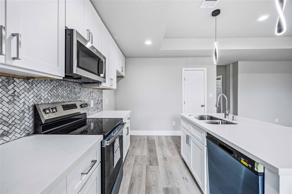 8512 Farqueson Street - Photo 10