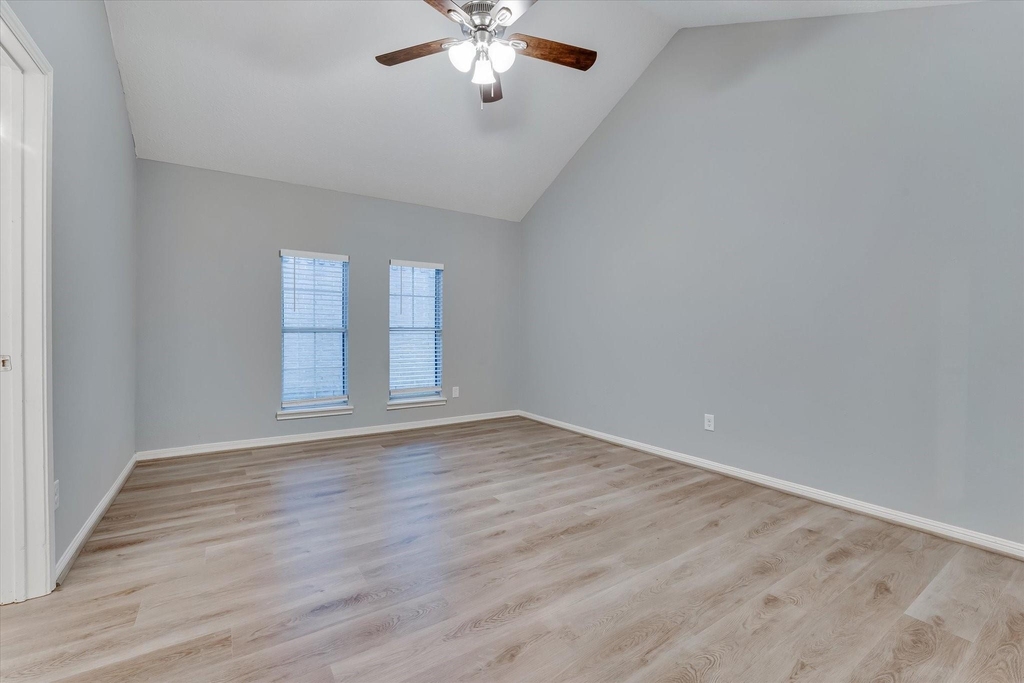9407 Stockwell Drive - Photo 15