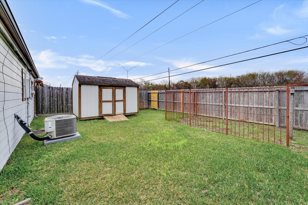 9407 Stockwell Drive - Photo 24