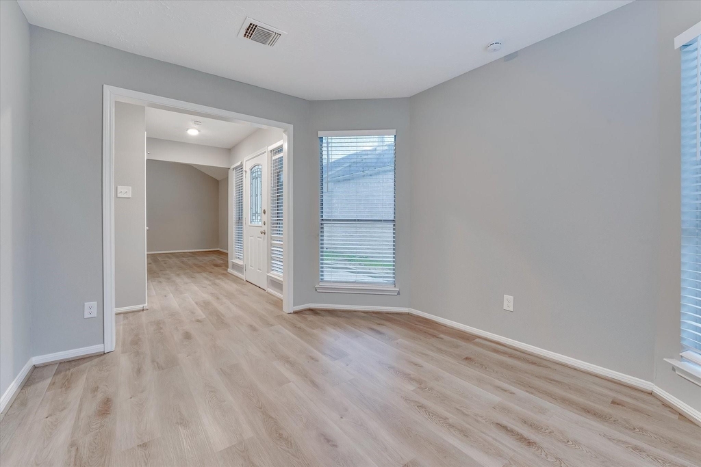 9407 Stockwell Drive - Photo 9
