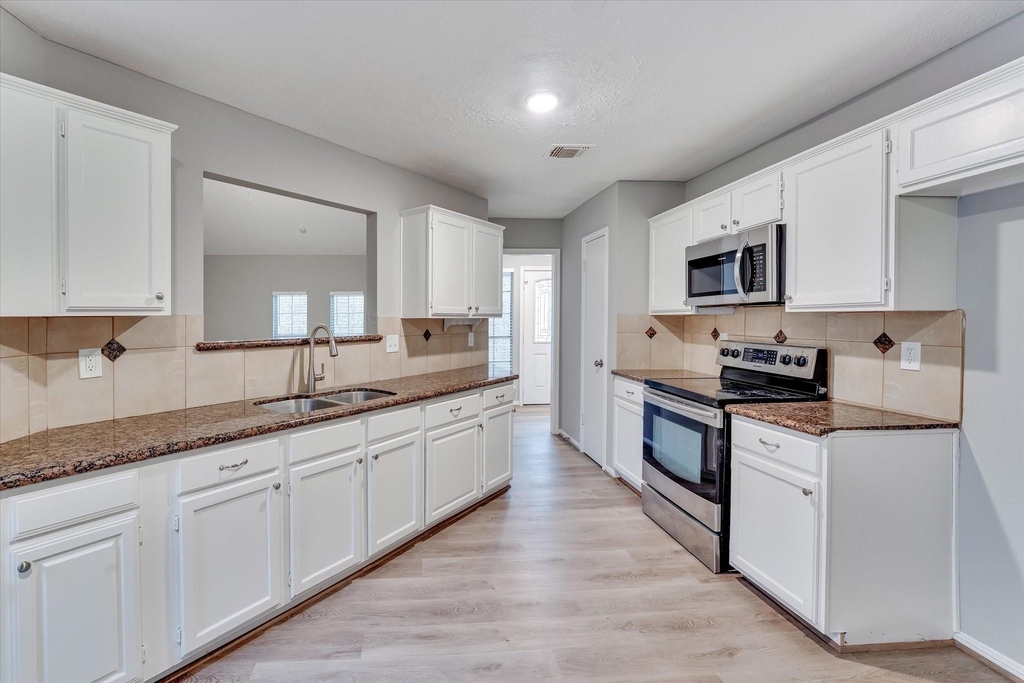 9407 Stockwell Drive - Photo 4