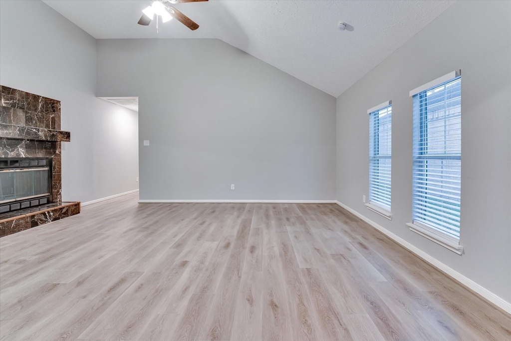 9407 Stockwell Drive - Photo 7