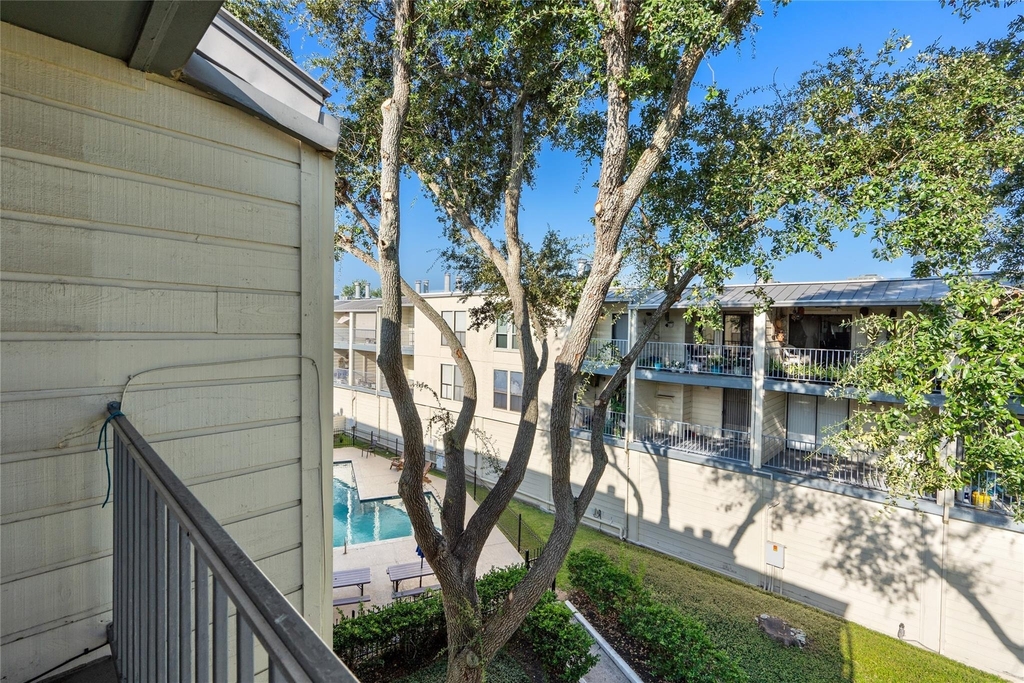 4001 Nasa Parkway - Photo 20