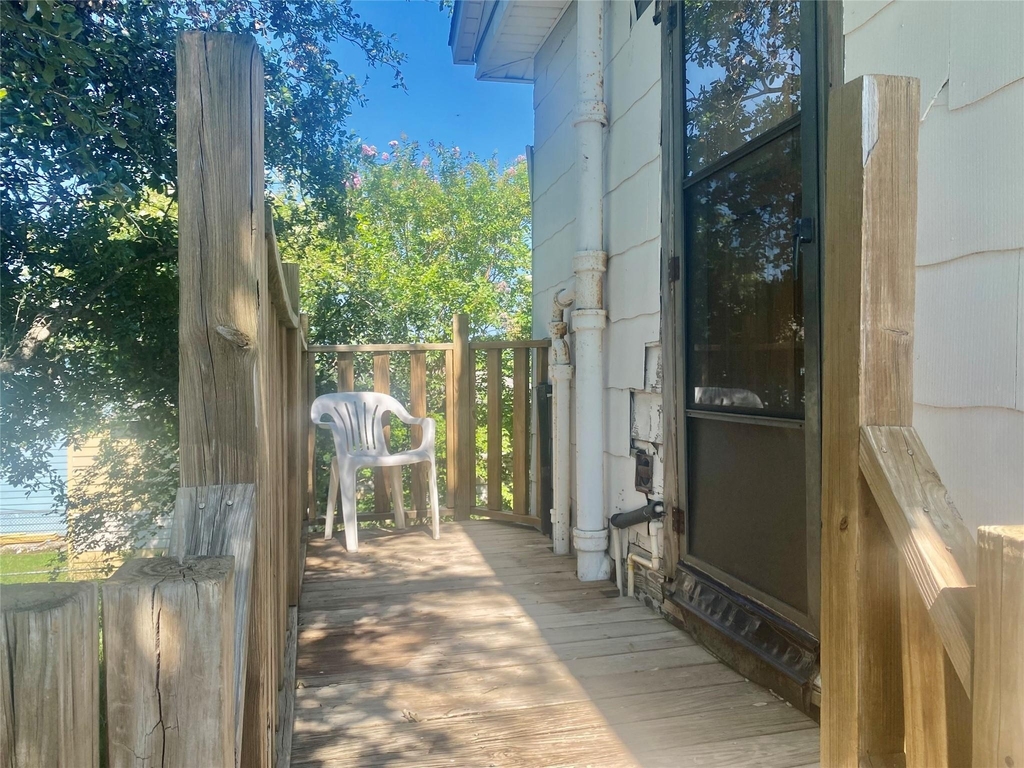 5618 Avenue L - Photo 8