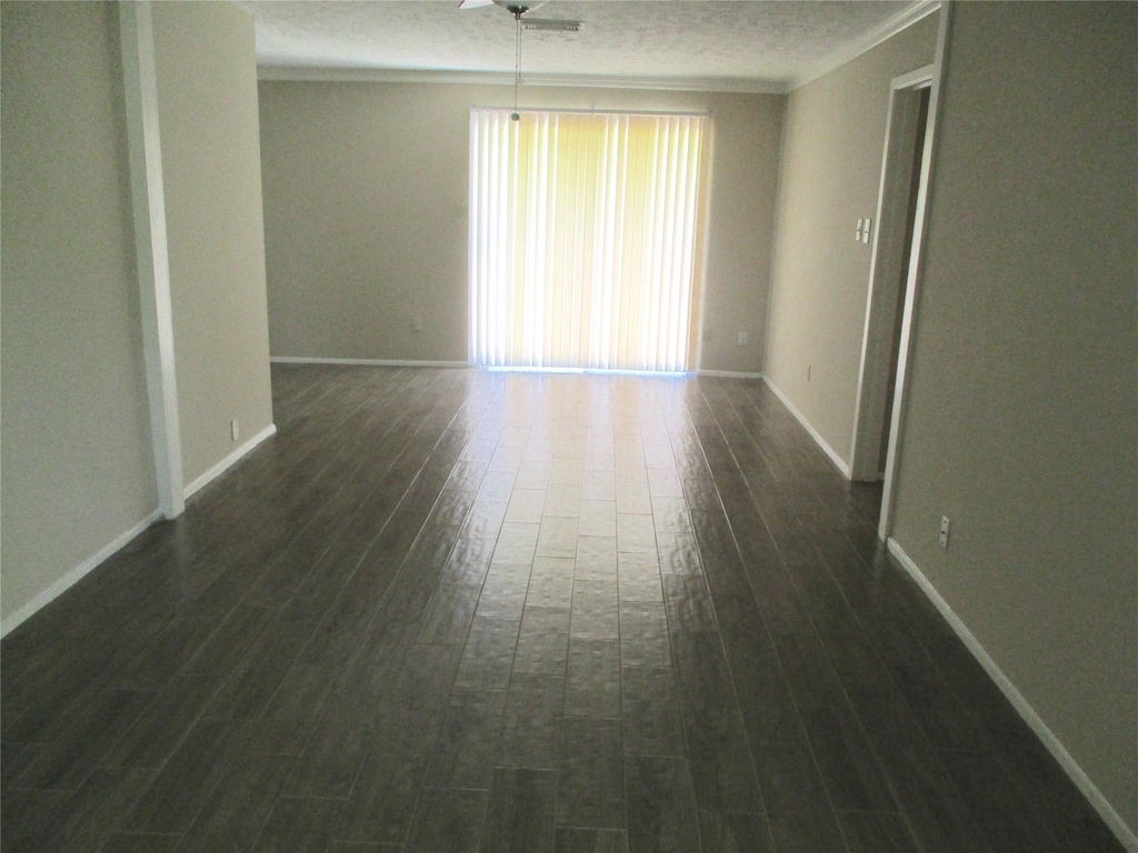 23119 Banquo Drive - Photo 2