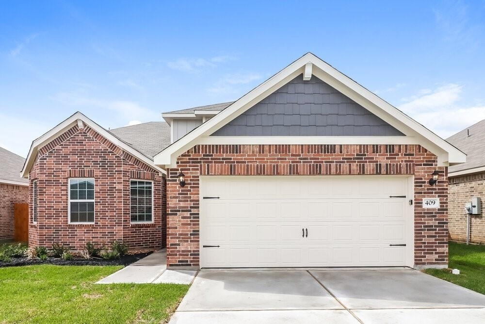 409 Sunny Highlands Drive - Photo 0