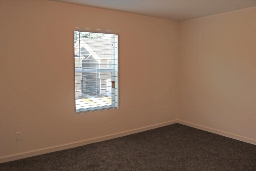 10535 Mills Road - Photo 18