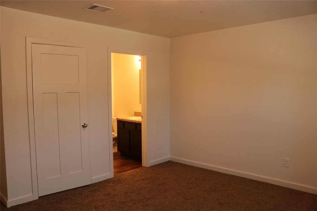 10535 Mills Road - Photo 15