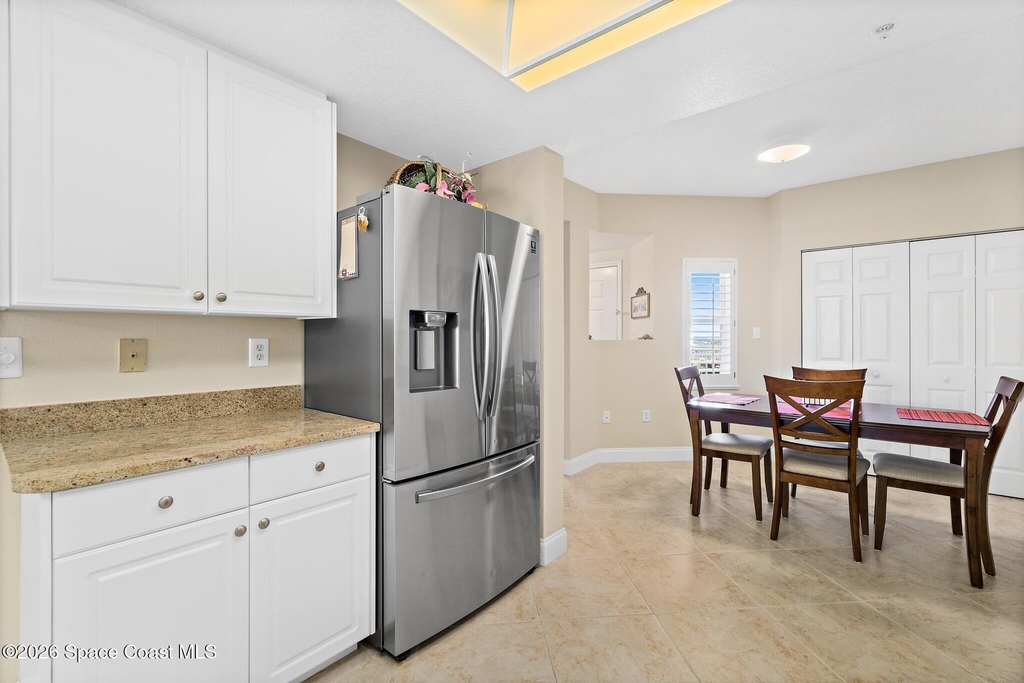 601 Shorewood Drive - Photo 8