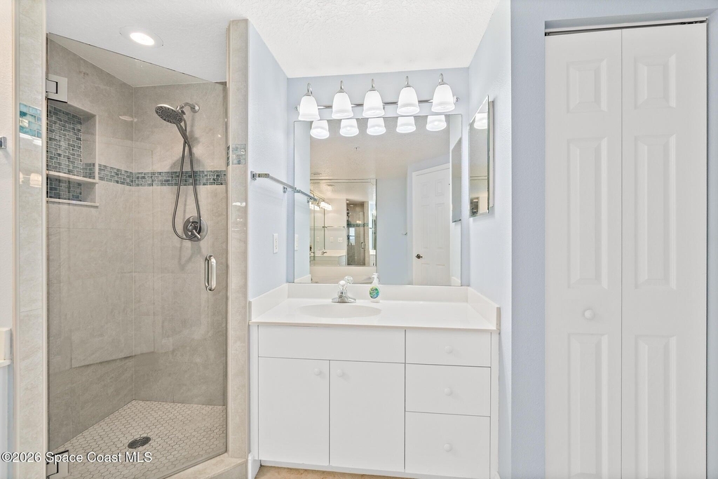 601 Shorewood Drive - Photo 21
