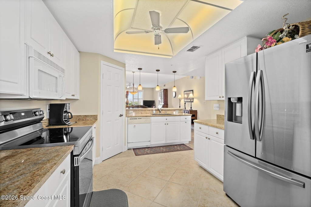 601 Shorewood Drive - Photo 6