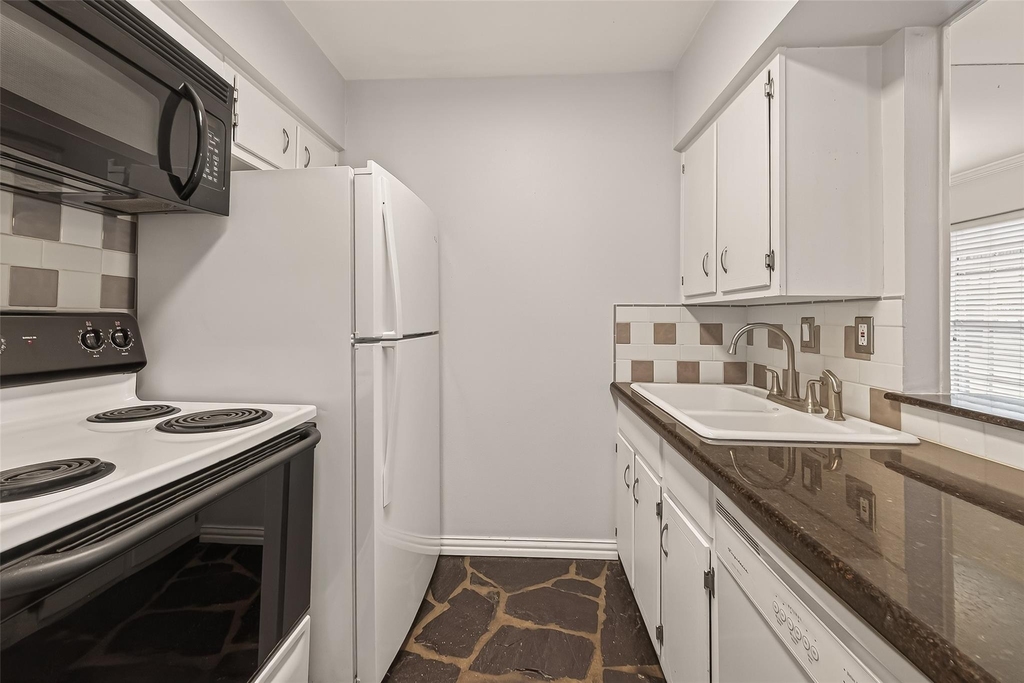 9029 Gaylord Street - Photo 8