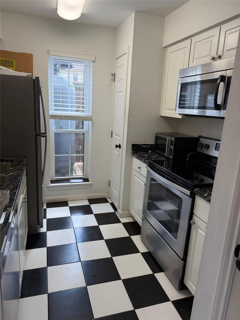 3600 Jeanetta Street - Photo 2