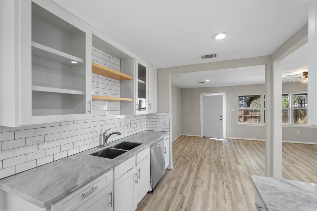 7019 Sur Court - Photo 10