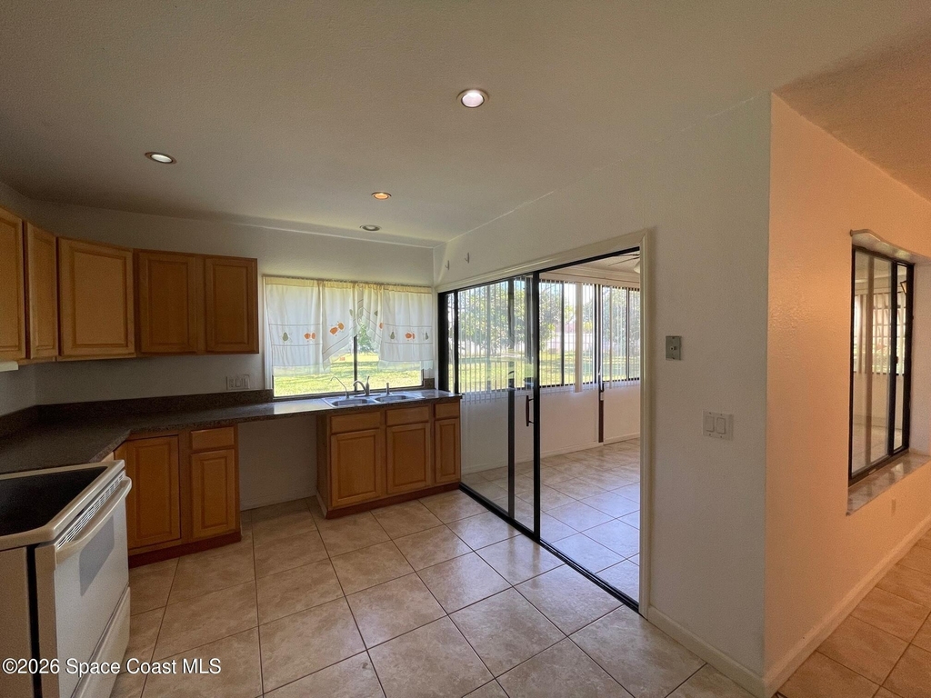 997 Mariposa Drive Ne - Photo 6
