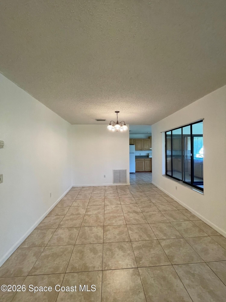997 Mariposa Drive Ne - Photo 5