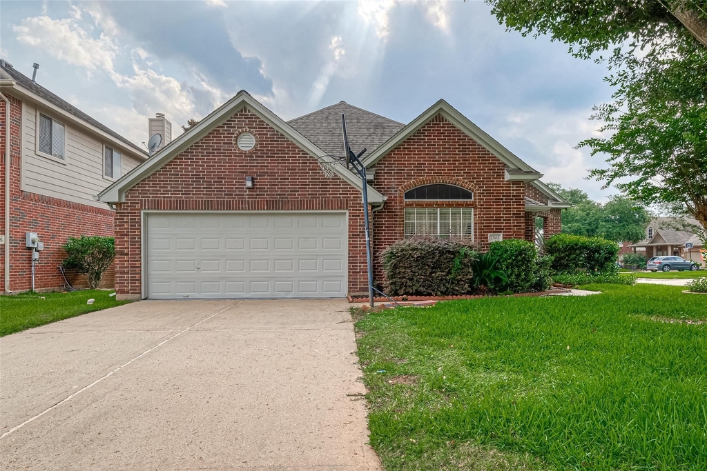 7302 Colony View Lane - Photo 0