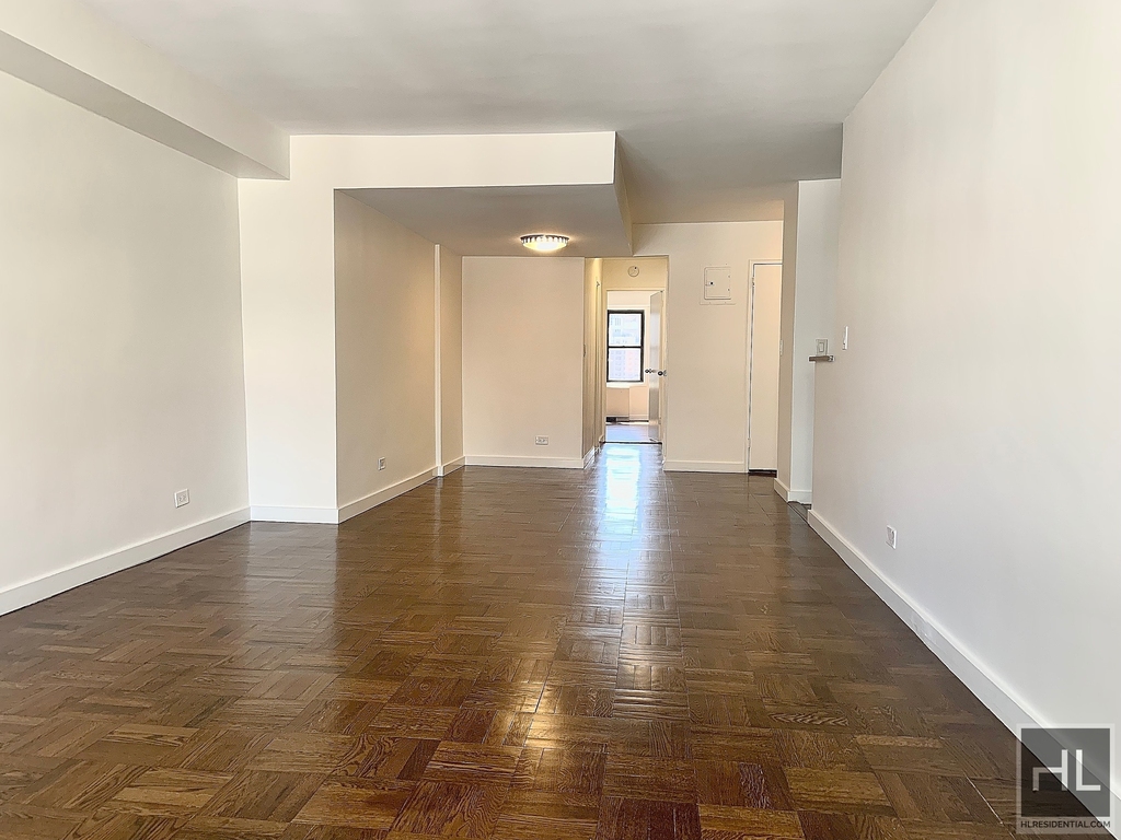 East 63 Street - Photo 2